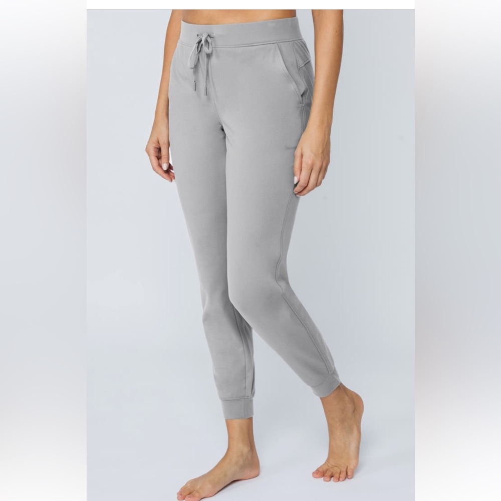 90 Degree Reflex Joggers NEW.